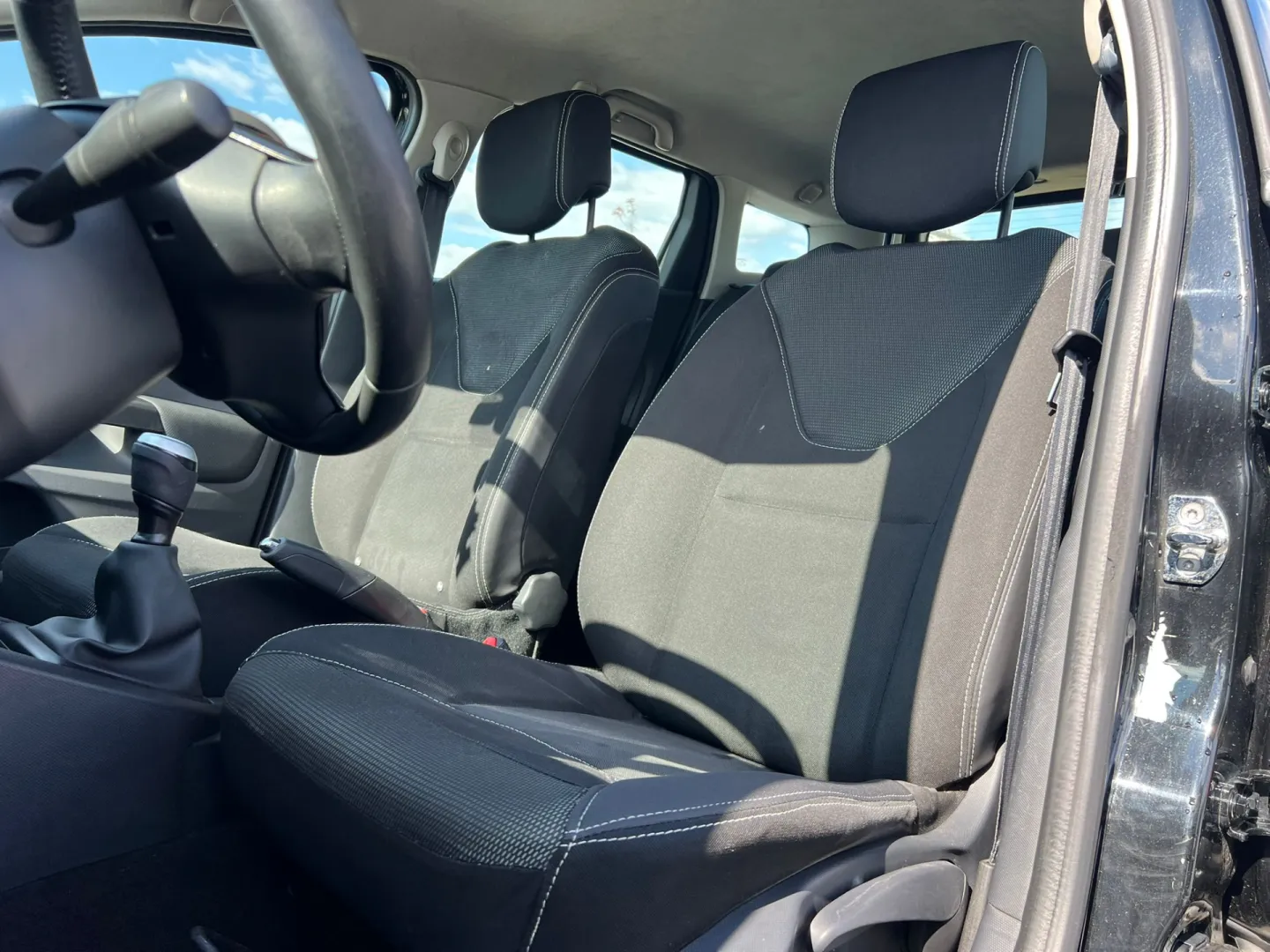 Cumpara/ Vinde online Renault  Clio 2014 SH, la cel mai bun pret pentru tine!