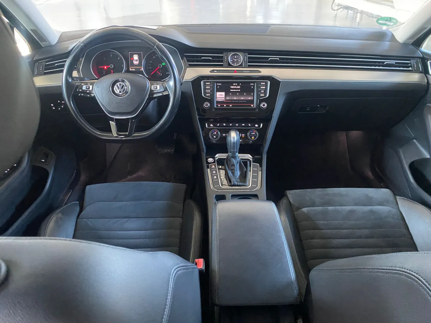Cumpara/ Vinde online Volkswagen Passat 2015 SH, la cel mai bun pret pentru tine!