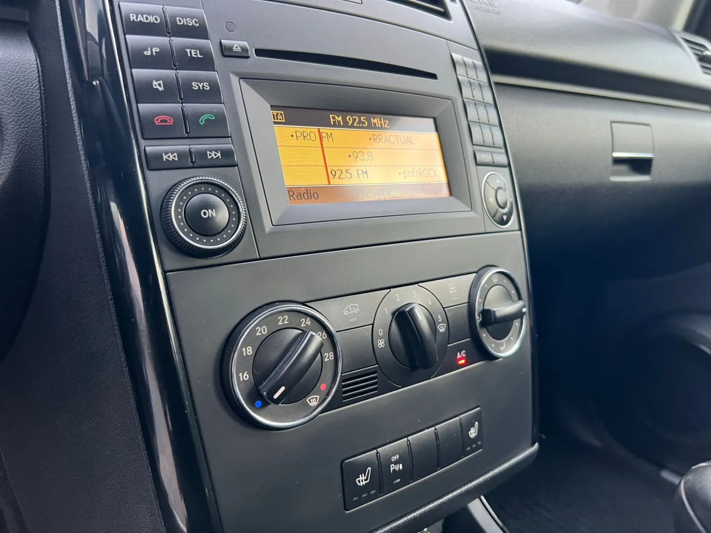 Cumpara/ Vinde online Mercedes-Benz A 180 2011 SH, la cel mai bun pret pentru tine!