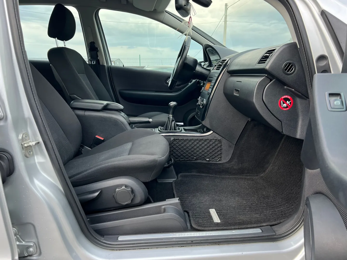 Cumpara/ Vinde online Mercedes-Benz A 180 2011 SH, la cel mai bun pret pentru tine!