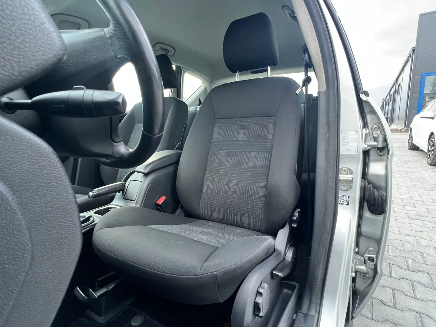 Cumpara/ Vinde online Mercedes-Benz A 180 2011 SH, la cel mai bun pret pentru tine!