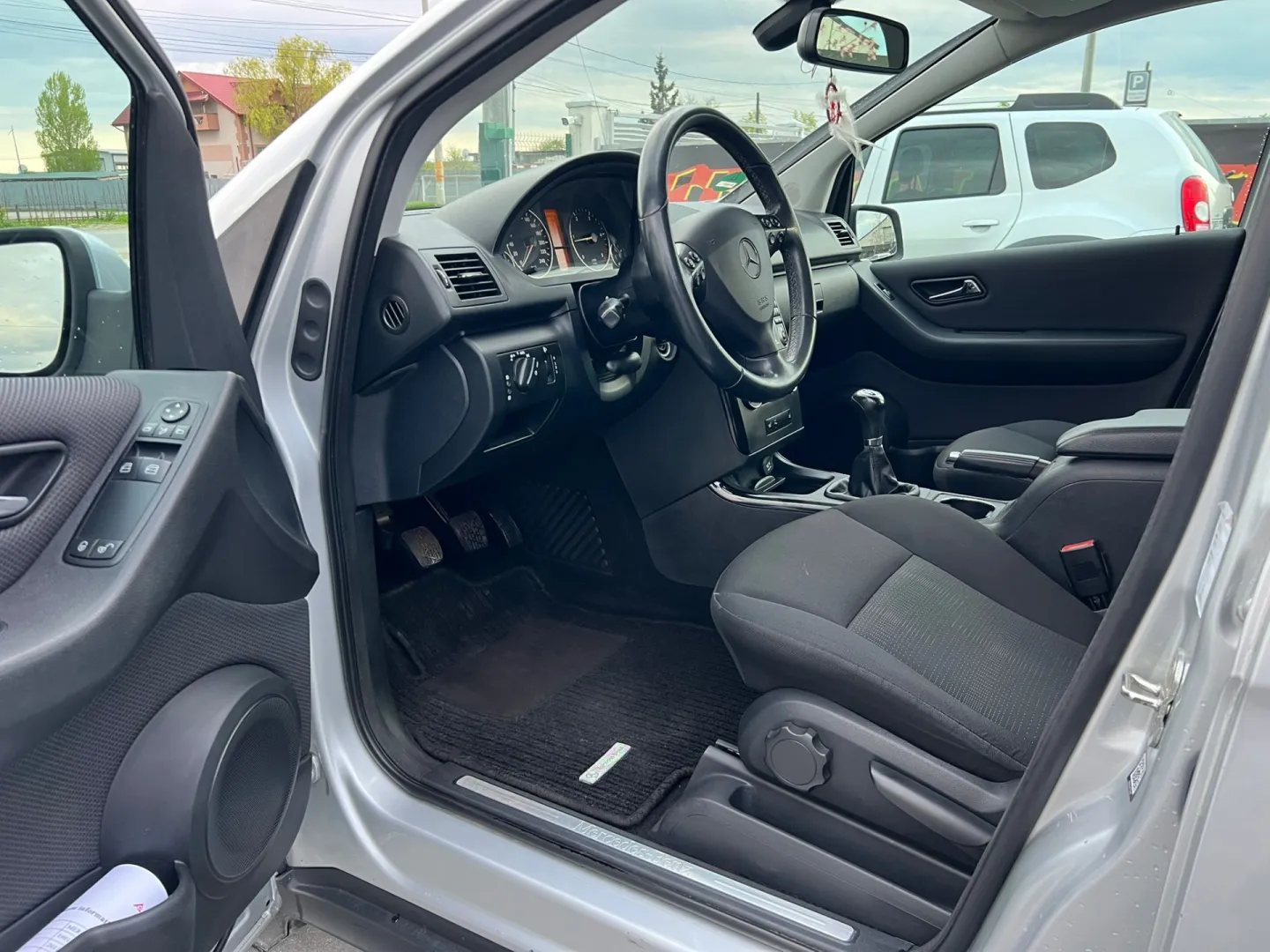 Cumpara/ Vinde online Mercedes-Benz A 180 2011 SH, la cel mai bun pret pentru tine!