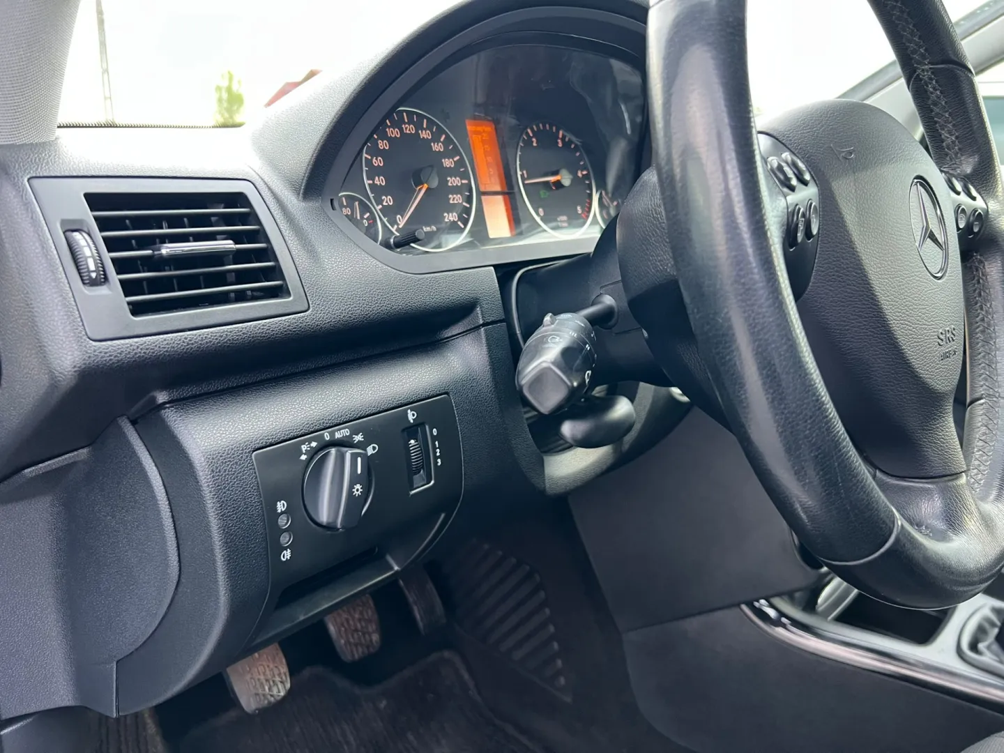 Cumpara/ Vinde online Mercedes-Benz A 180 2011 SH, la cel mai bun pret pentru tine!