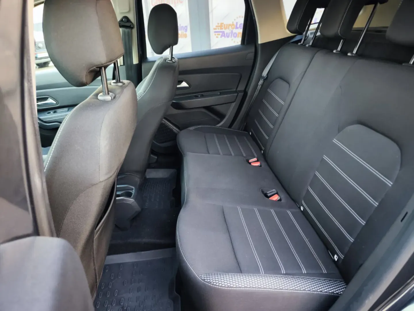 Cumpara/ Vinde online Dacia Duster 2021 SH, la cel mai bun pret pentru tine!