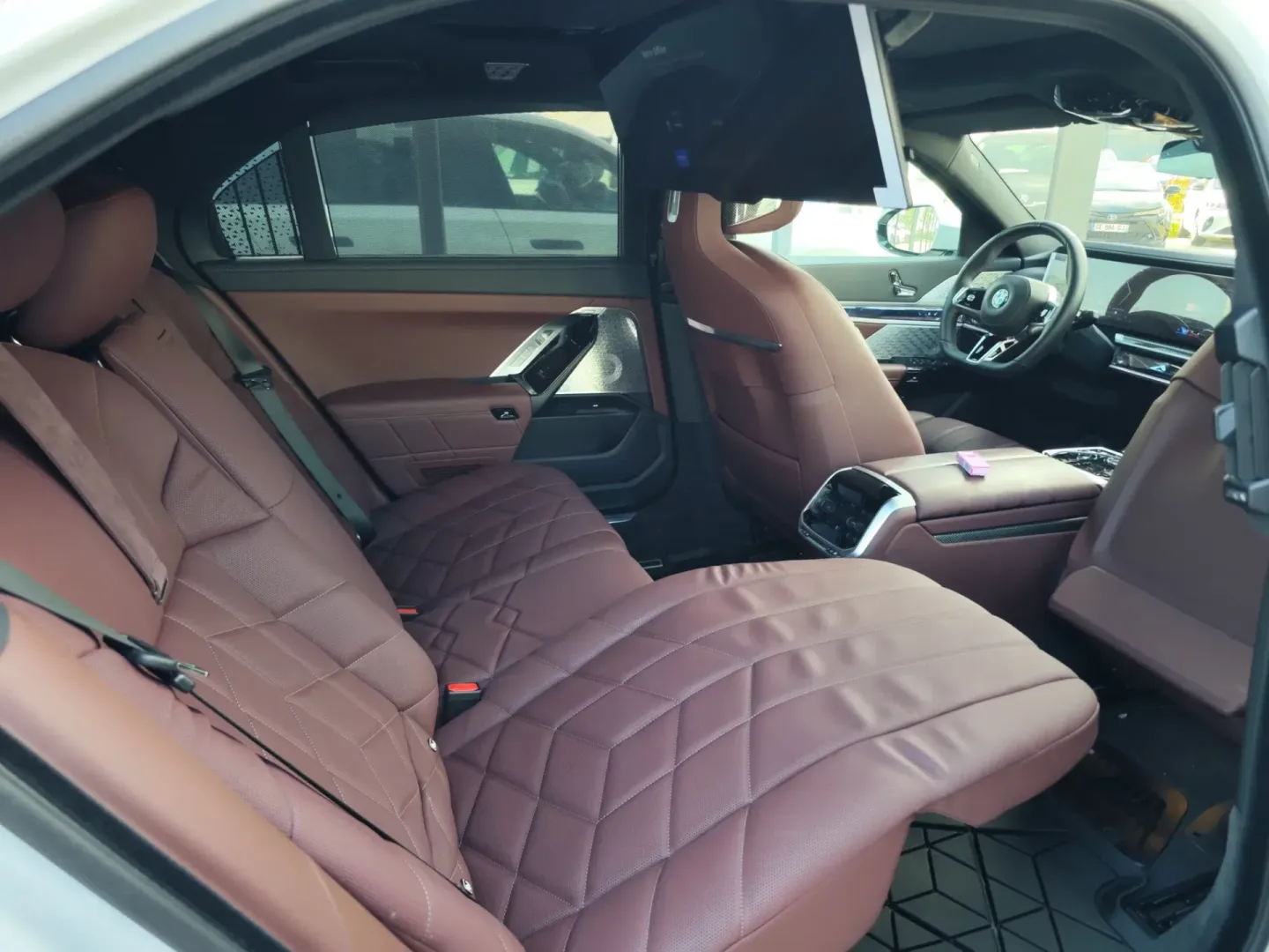 Cumpara/ Vinde online BMW 7 Series 2024 SH, la cel mai bun pret pentru tine!