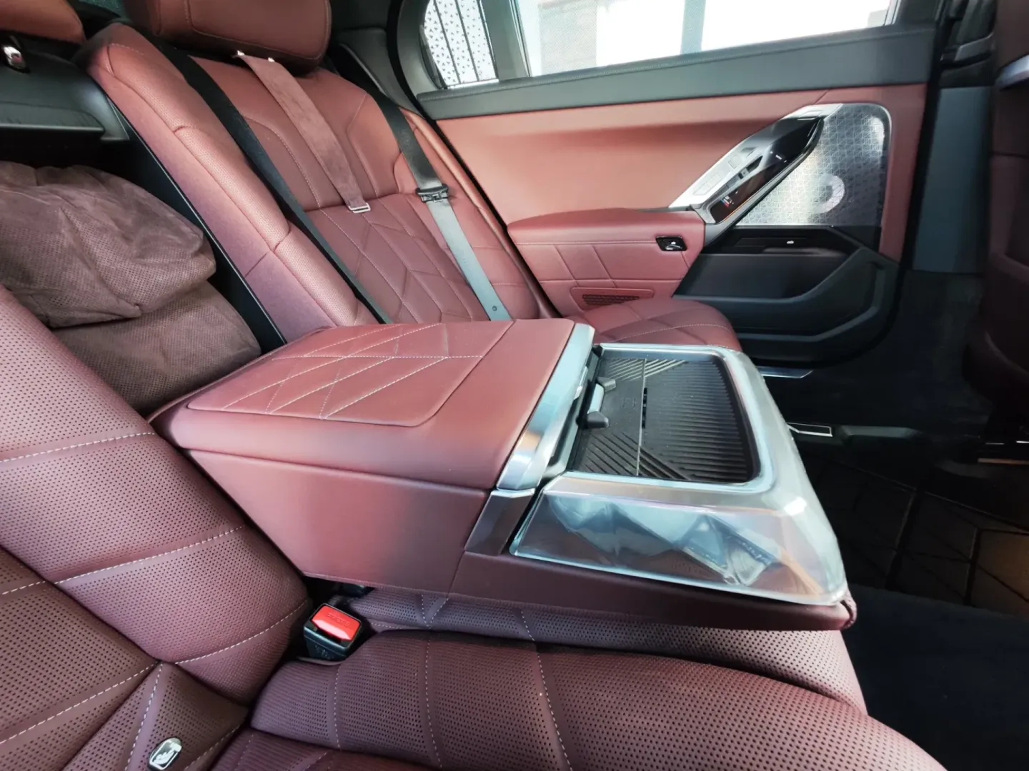 Cumpara/ Vinde online BMW 7 Series 2024 SH, la cel mai bun pret pentru tine!