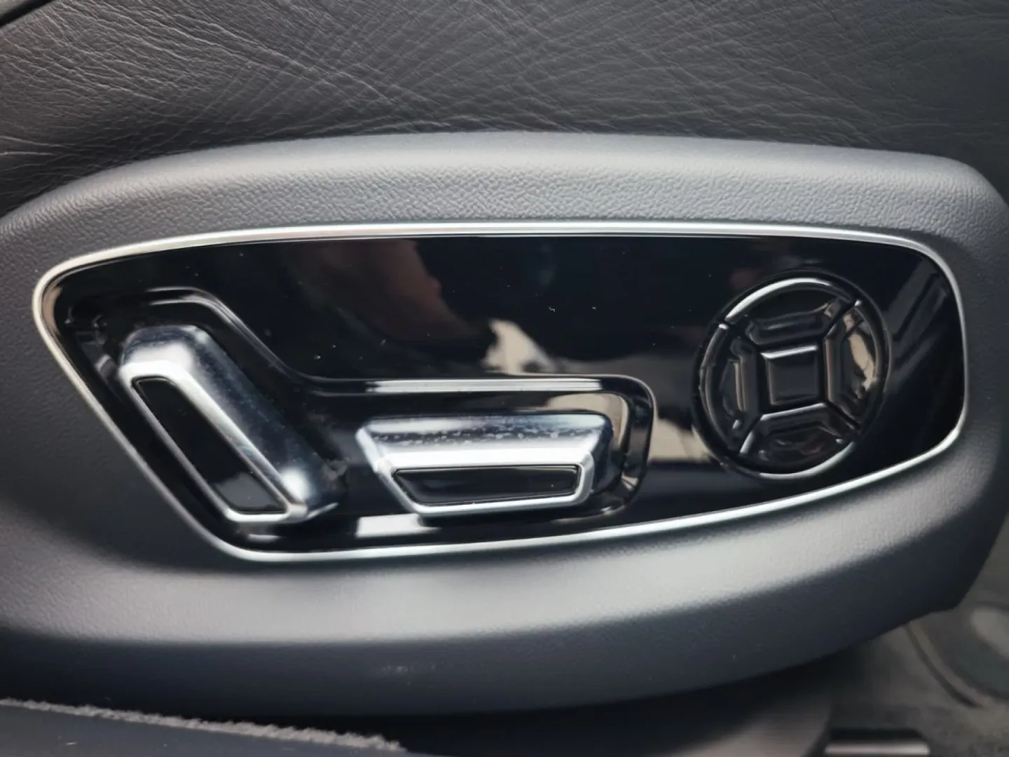 Cumpara/ Vinde online Audi A8 2022 SH, la cel mai bun pret pentru tine!