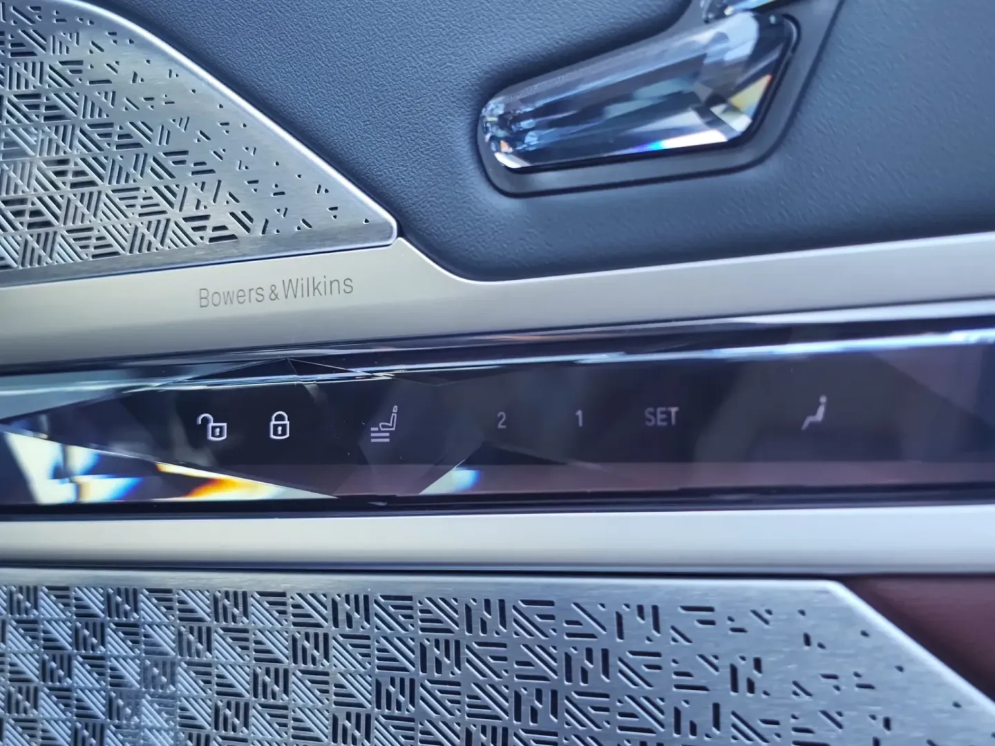 Cumpara/ Vinde online BMW 7 Series 2024 SH, la cel mai bun pret pentru tine!