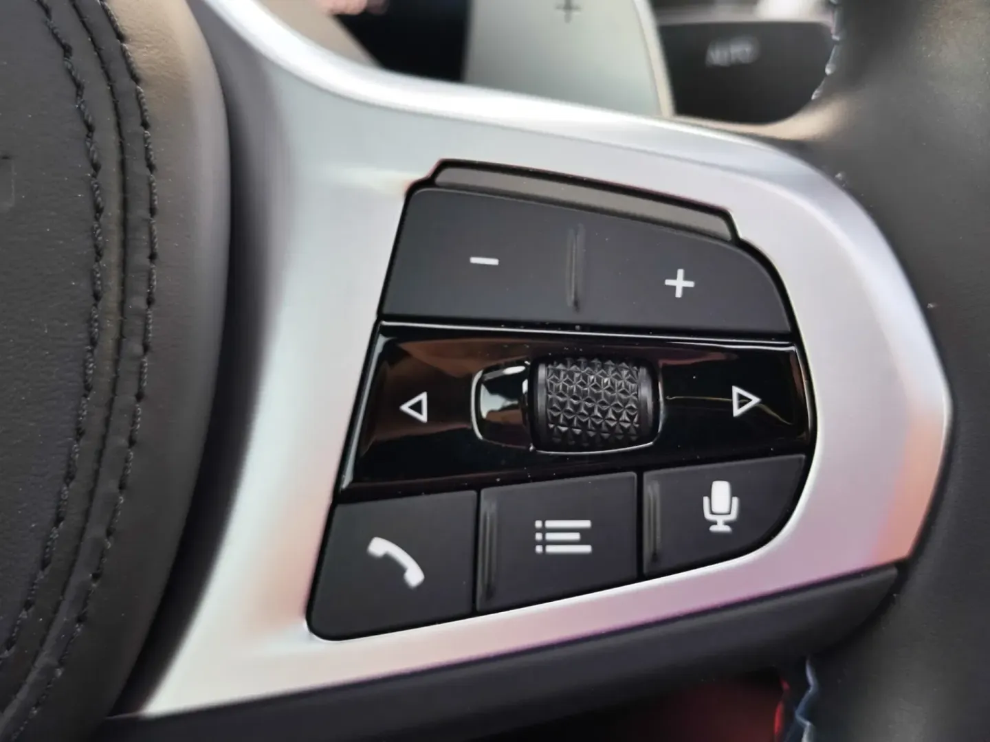 Cumpara/ Vinde online BMW X4 M 2024 SH, la cel mai bun pret pentru tine!