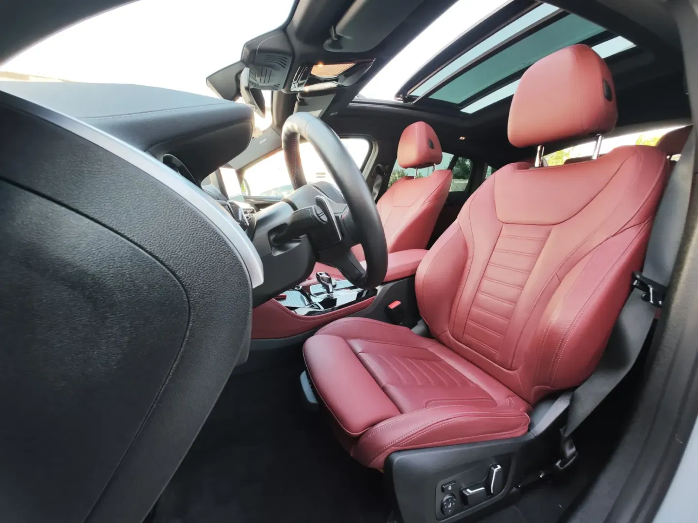 Cumpara/ Vinde online BMW X4 M 2024 SH, la cel mai bun pret pentru tine!