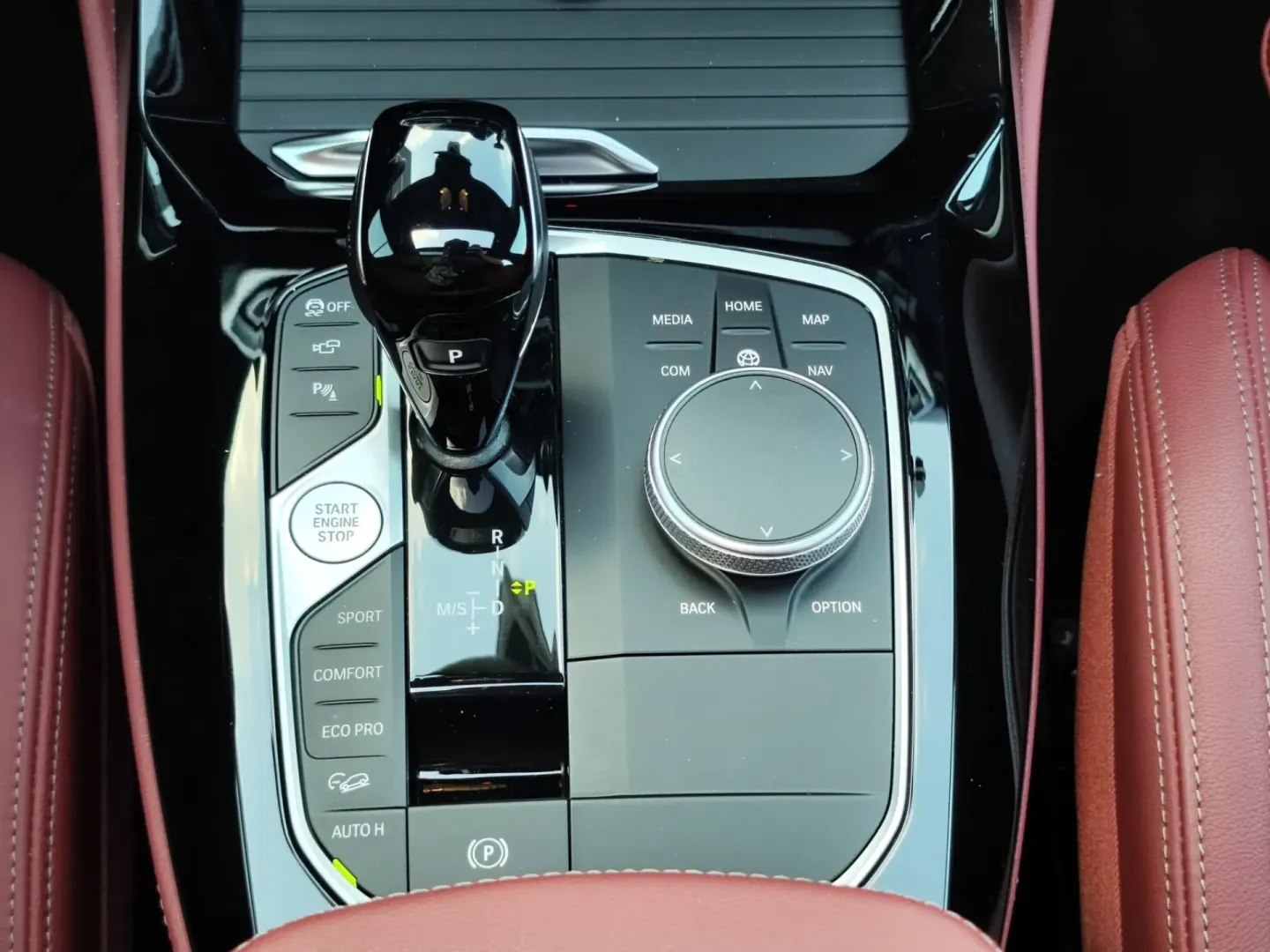 Cumpara/ Vinde online BMW X4 M 2024 SH, la cel mai bun pret pentru tine!