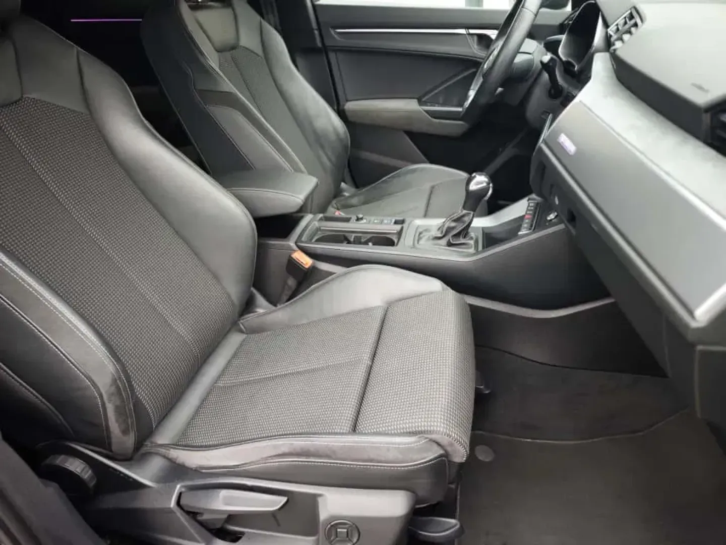 Cumpara/ Vinde online Audi Q3 2022 SH, la cel mai bun pret pentru tine!