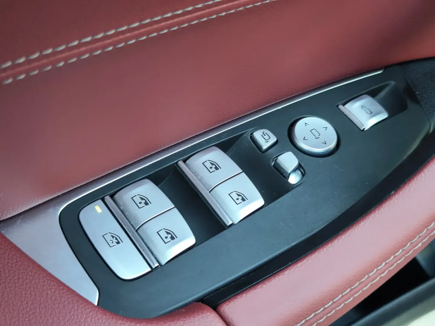 Cumpara/ Vinde online BMW X4 M 2024 SH, la cel mai bun pret pentru tine!