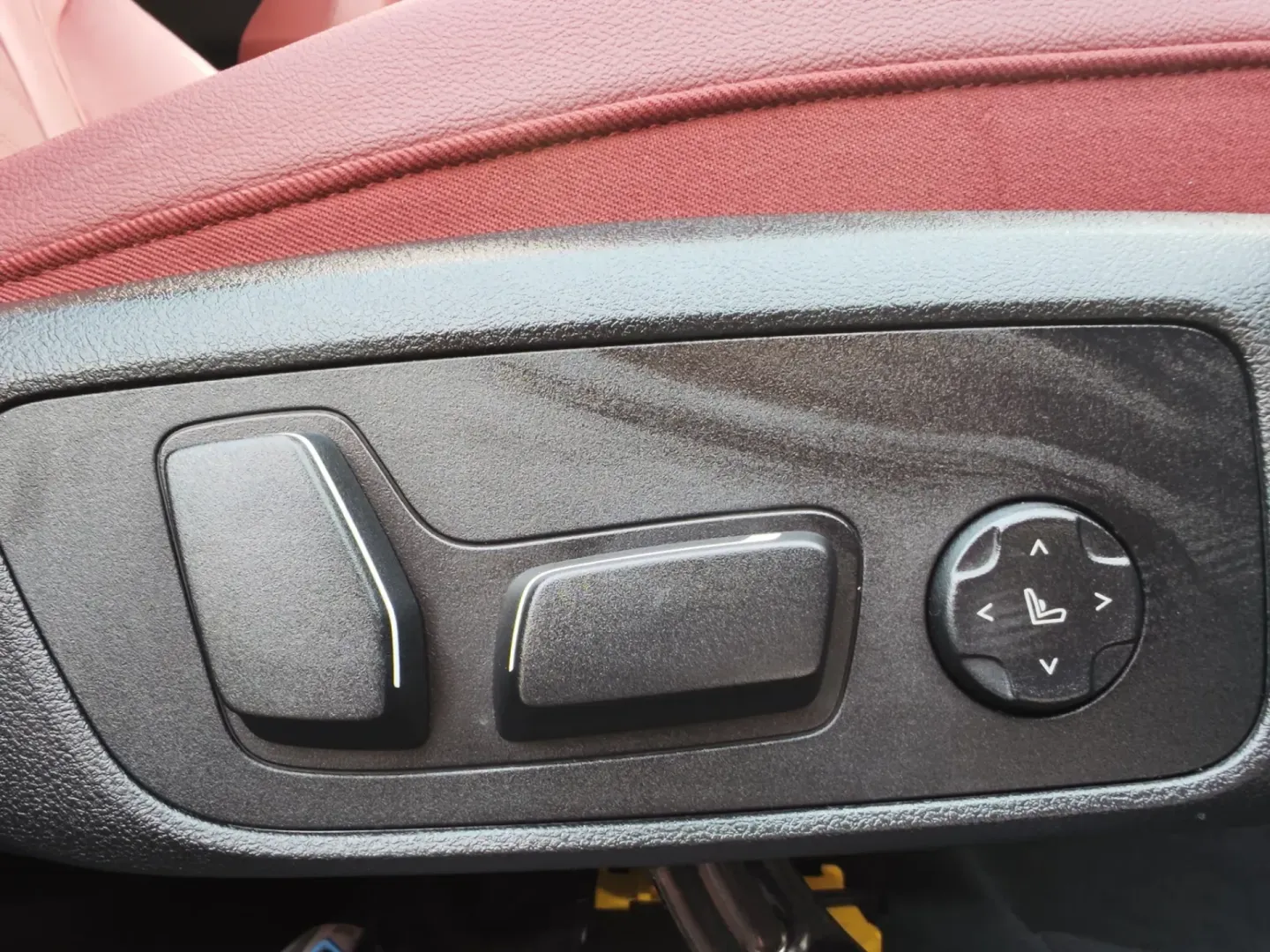 Cumpara/ Vinde online BMW X4 M 2024 SH, la cel mai bun pret pentru tine!