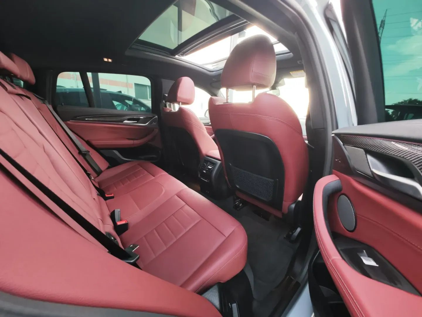 Cumpara/ Vinde online BMW X4 M 2024 SH, la cel mai bun pret pentru tine!