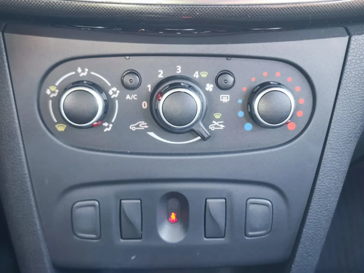 Cumpara/ Vinde online Dacia Logan 2020 SH, la cel mai bun pret pentru tine!