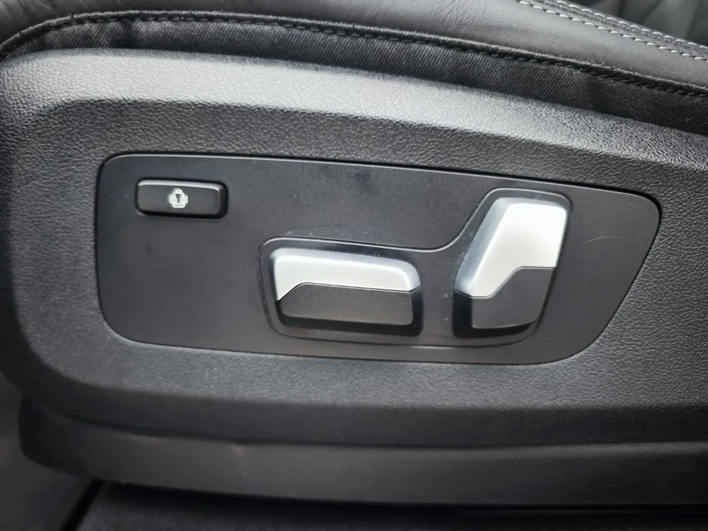 Cumpara/ Vinde online BMW X5 2022 SH, la cel mai bun pret pentru tine!