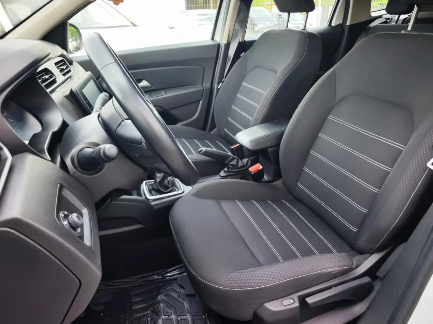 Cumpara/ Vinde online Dacia Duster 2023 SH, la cel mai bun pret pentru tine!