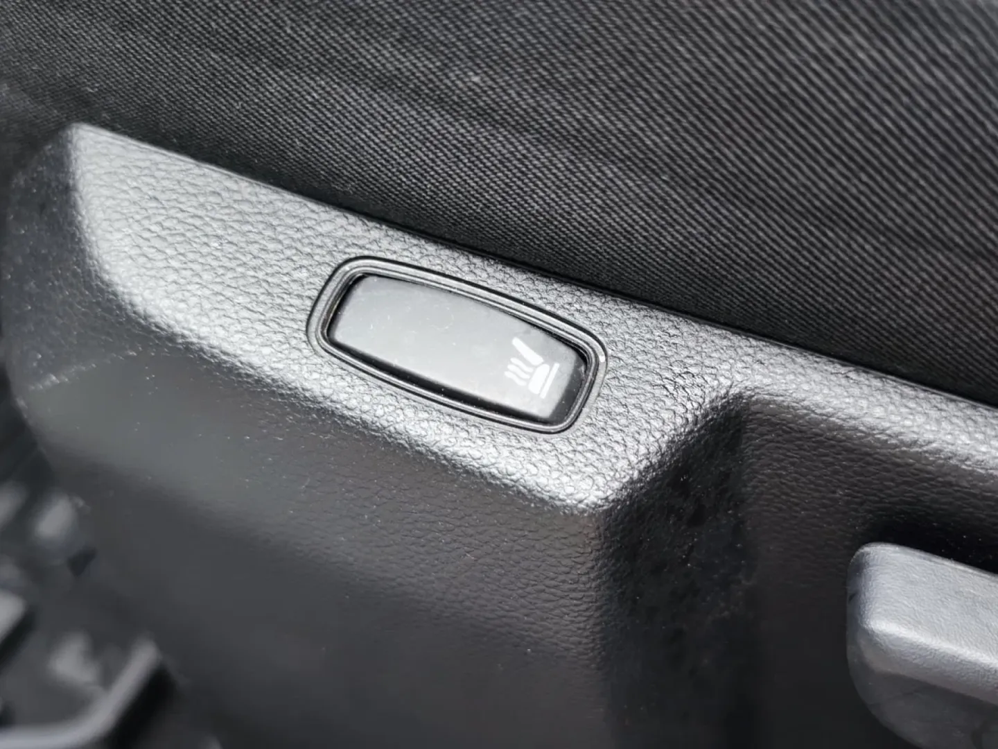 Cumpara/ Vinde online Dacia Duster 2023 SH, la cel mai bun pret pentru tine!