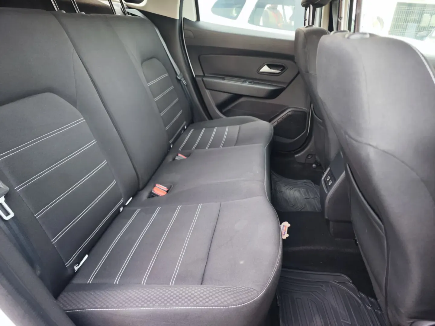 Cumpara/ Vinde online Dacia Duster 2023 SH, la cel mai bun pret pentru tine!