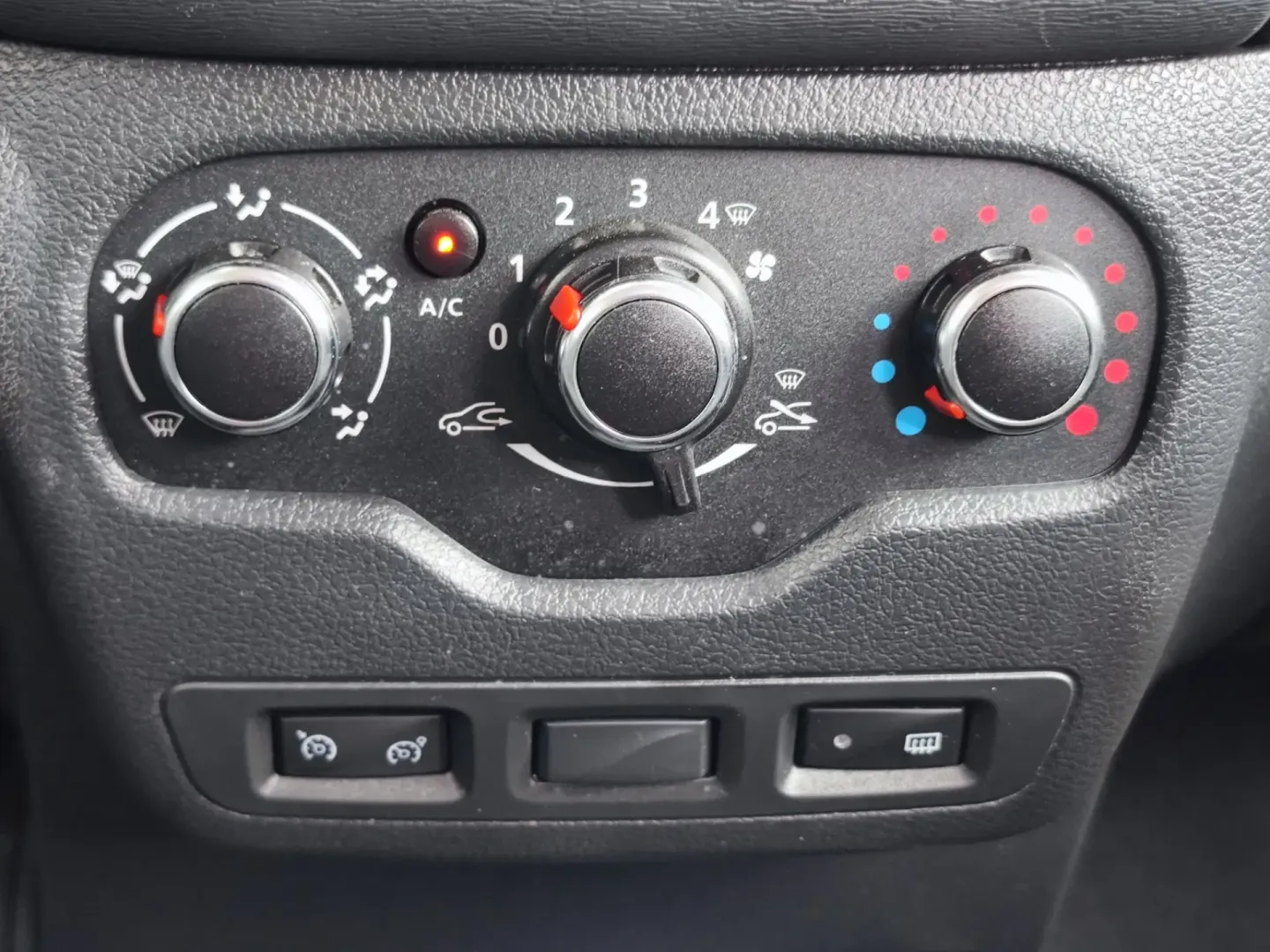 Cumpara/ Vinde online Dacia Lodgy 2019 SH, la cel mai bun pret pentru tine!