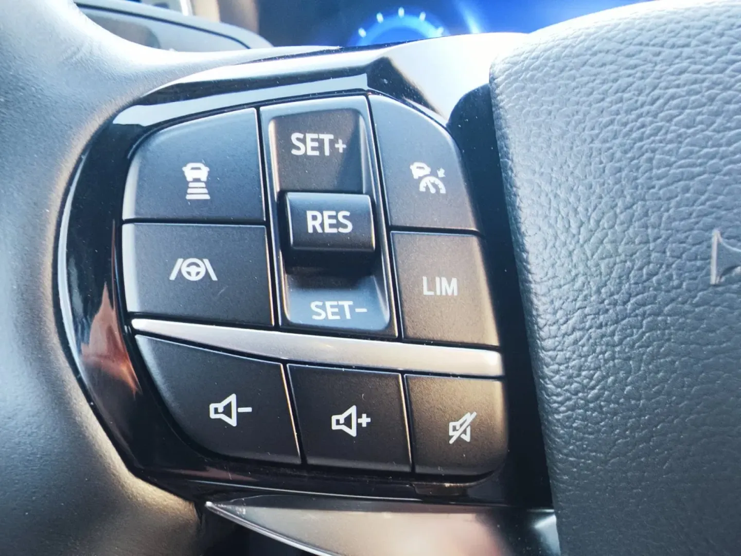 Cumpara/ Vinde online Ford Explorer 2022 SH, la cel mai bun pret pentru tine!