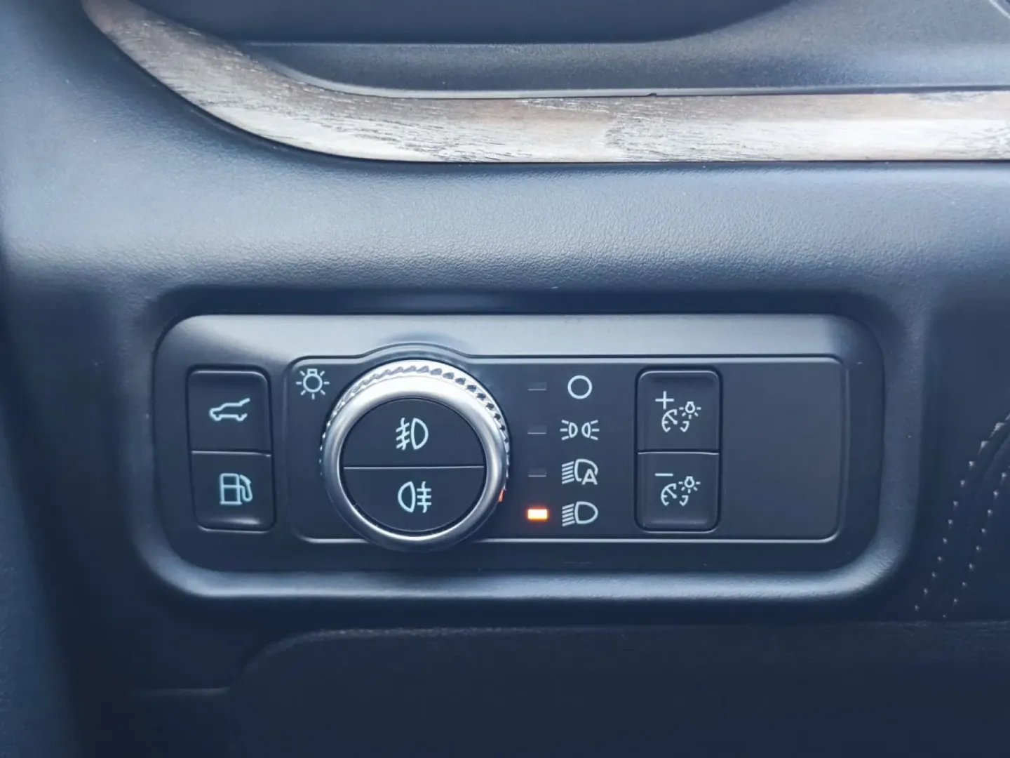 Cumpara/ Vinde online Ford Explorer 2022 SH, la cel mai bun pret pentru tine!