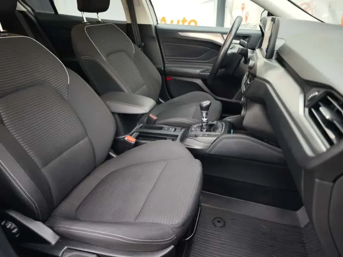 Cumpara/ Vinde online Ford Focus 2020 SH, la cel mai bun pret pentru tine!