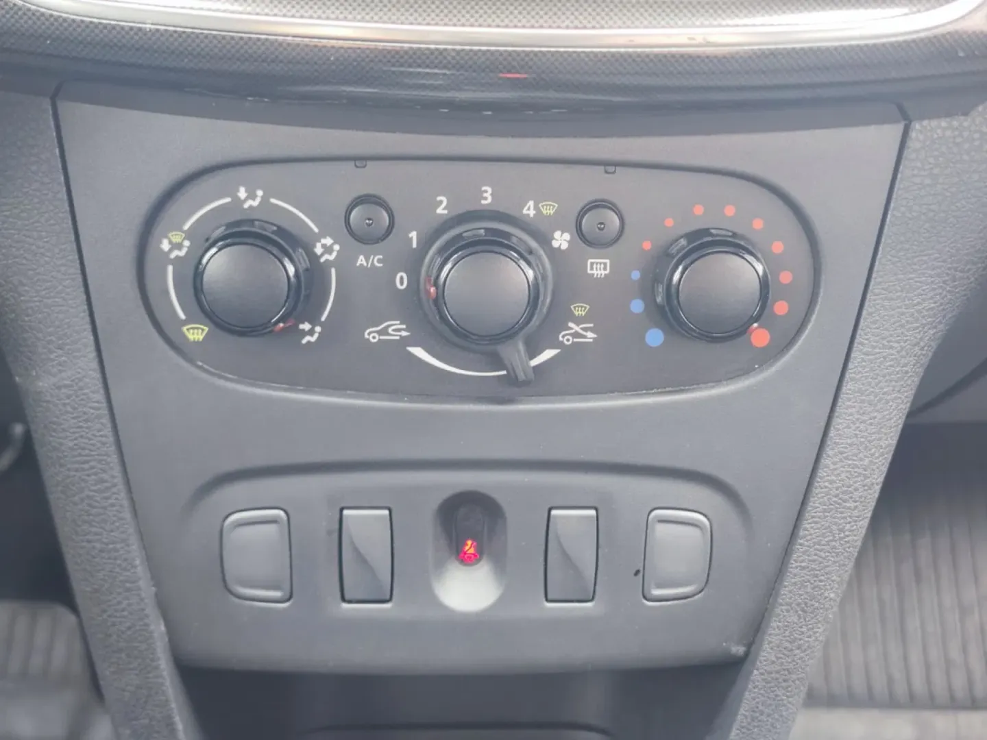 Cumpara/ Vinde online Dacia Logan 2020 SH, la cel mai bun pret pentru tine!