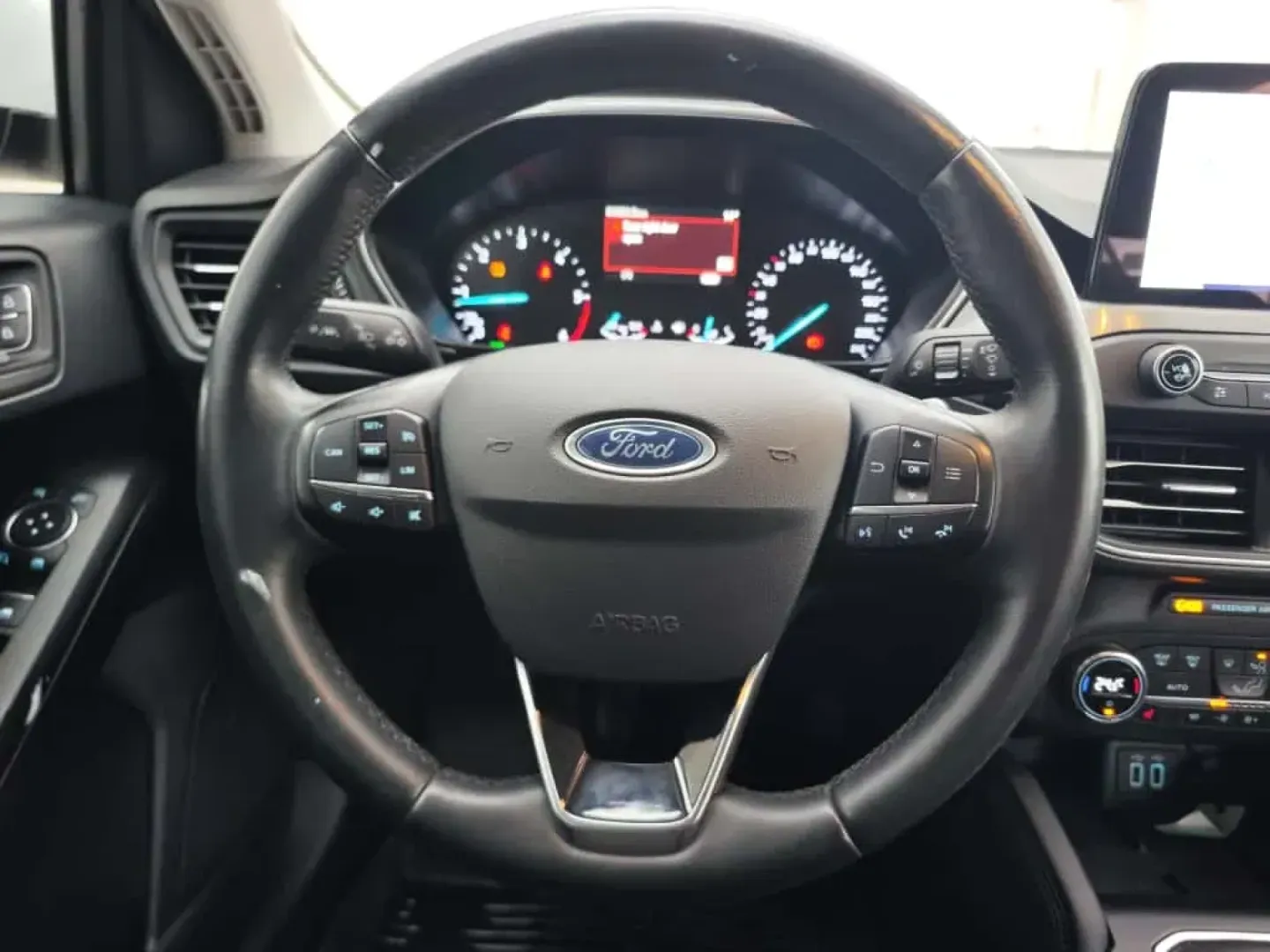 Cumpara/ Vinde online Ford Focus 2020 SH, la cel mai bun pret pentru tine!