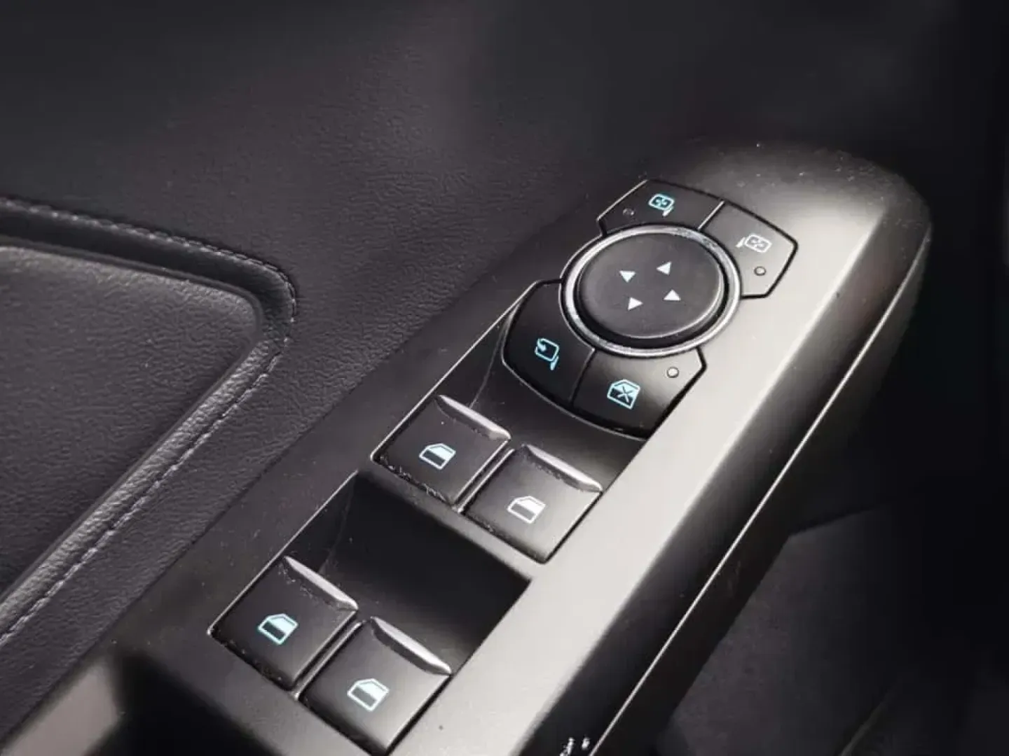 Cumpara/ Vinde online Ford Focus 2020 SH, la cel mai bun pret pentru tine!