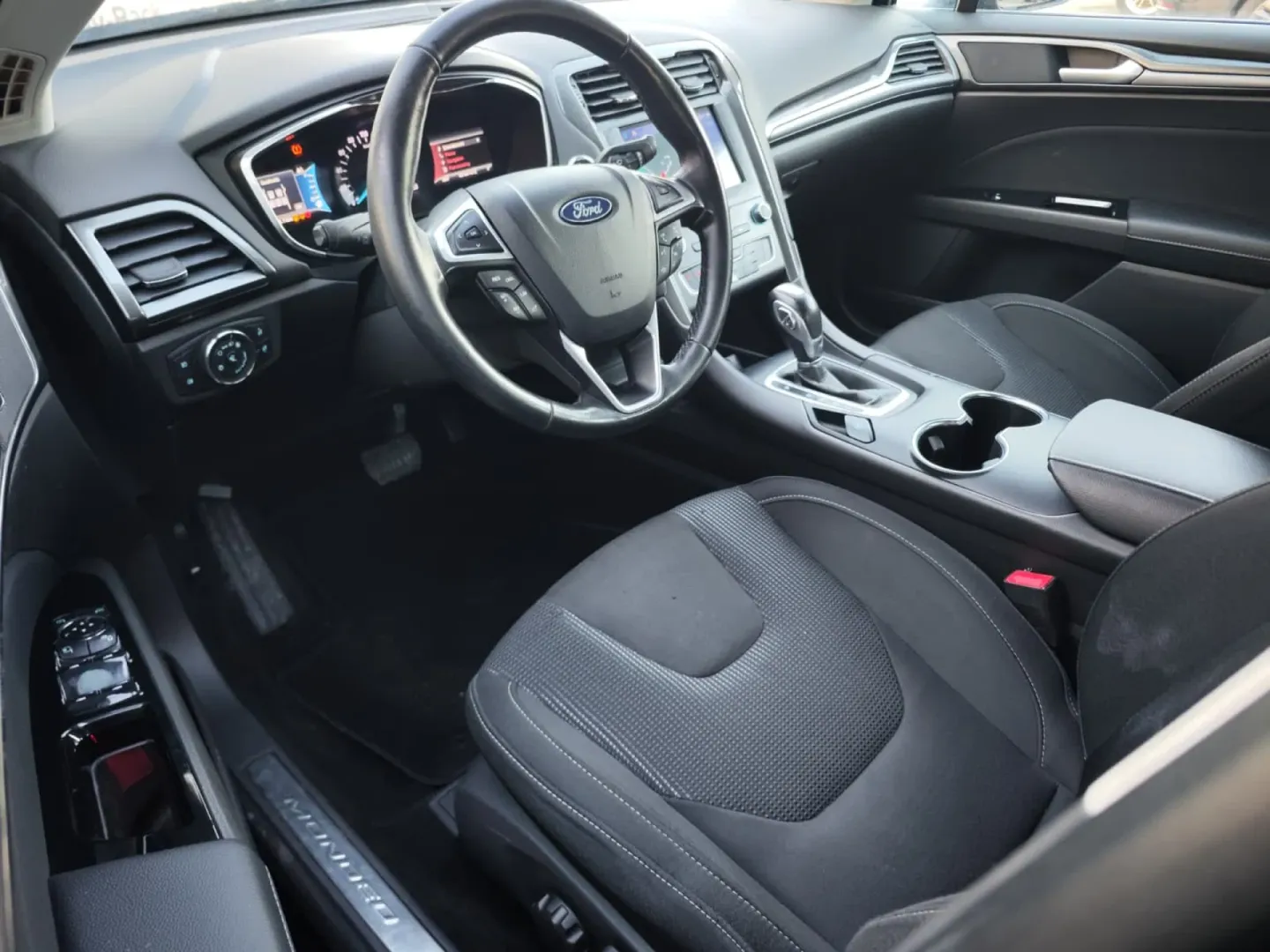 Cumpara/ Vinde online Ford Mondeo 2021 SH, la cel mai bun pret pentru tine!