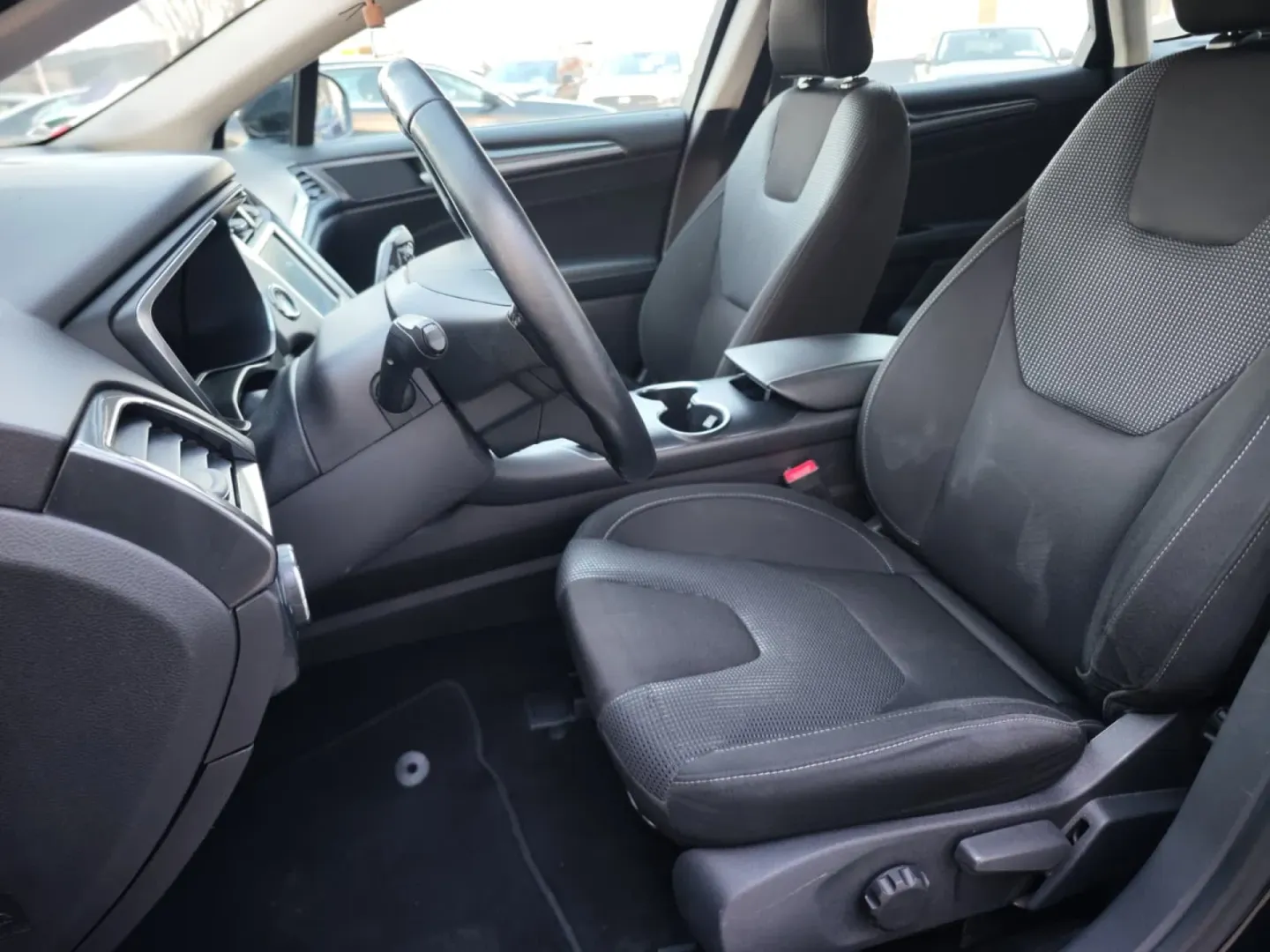 Cumpara/ Vinde online Ford Mondeo 2021 SH, la cel mai bun pret pentru tine!