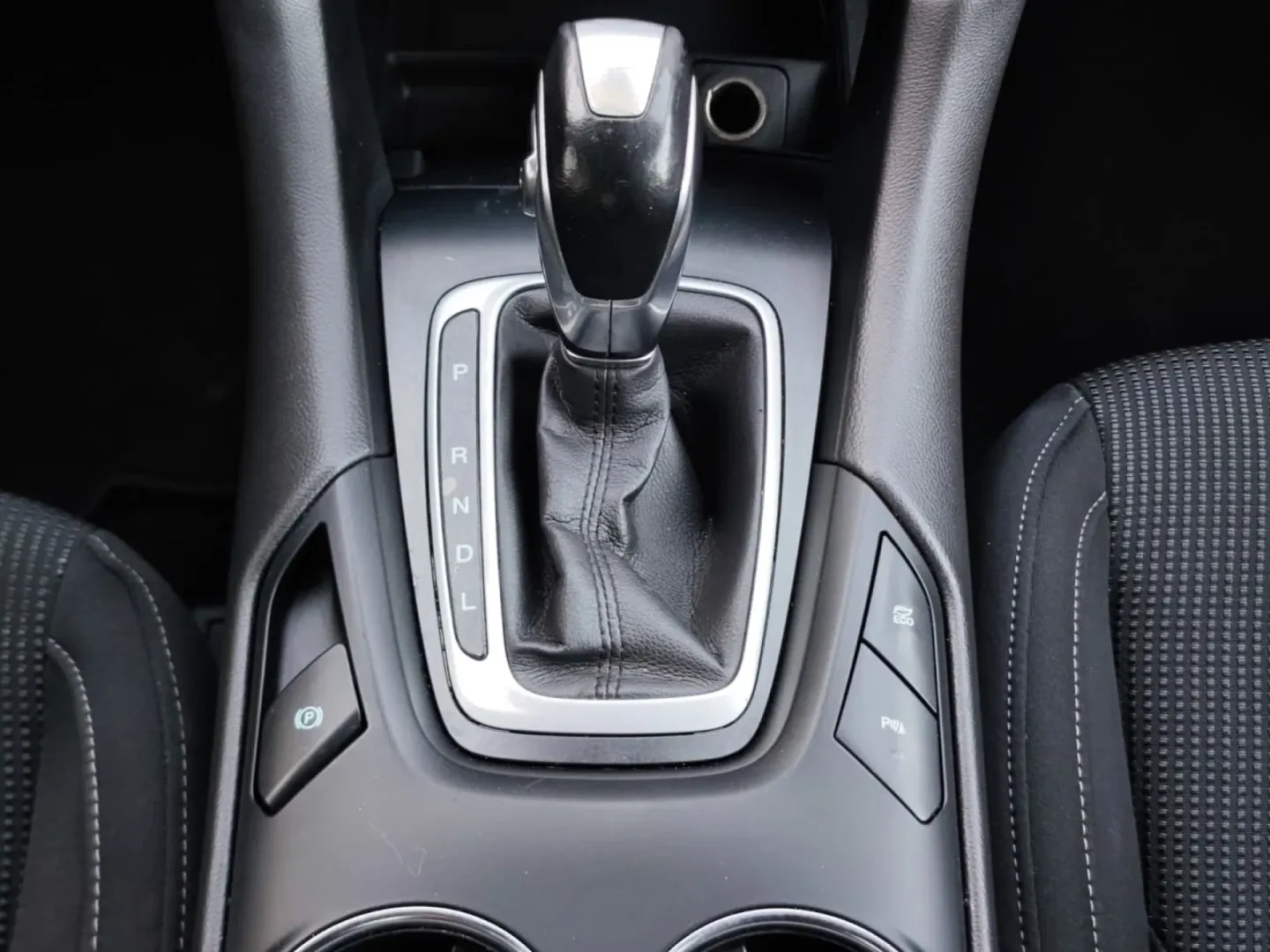 Cumpara/ Vinde online Ford Mondeo 2021 SH, la cel mai bun pret pentru tine!