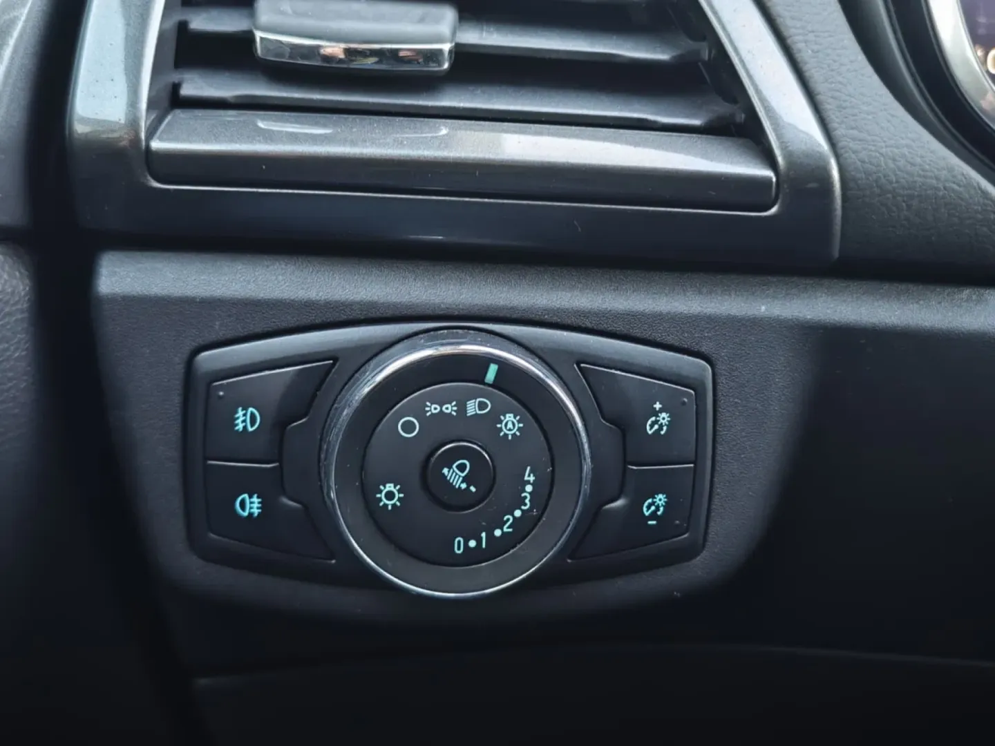 Cumpara/ Vinde online Ford Mondeo 2021 SH, la cel mai bun pret pentru tine!
