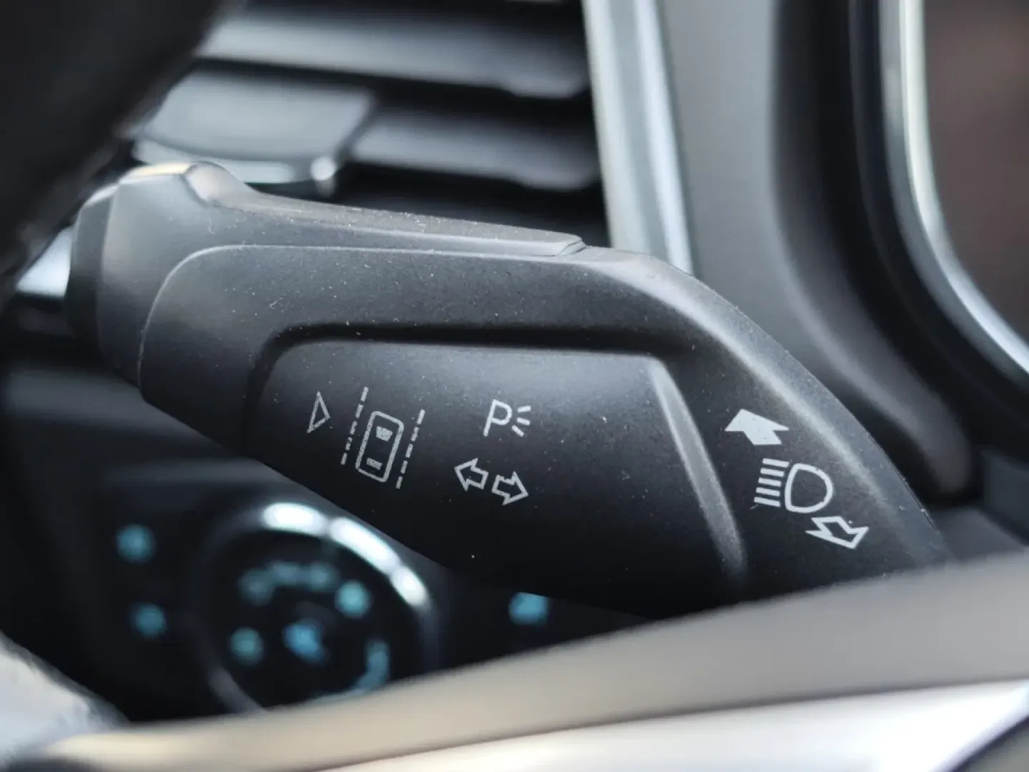 Cumpara/ Vinde online Ford Mondeo 2021 SH, la cel mai bun pret pentru tine!