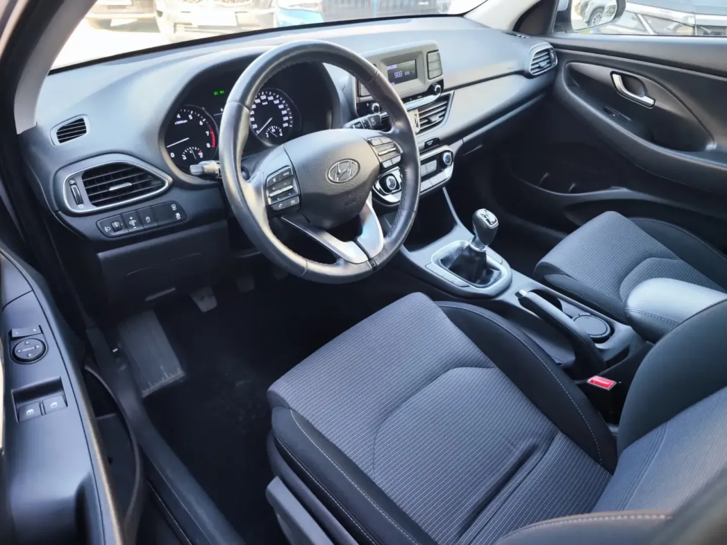 Cumpara/ Vinde online Hyundai i30 2022 SH, la cel mai bun pret pentru tine!