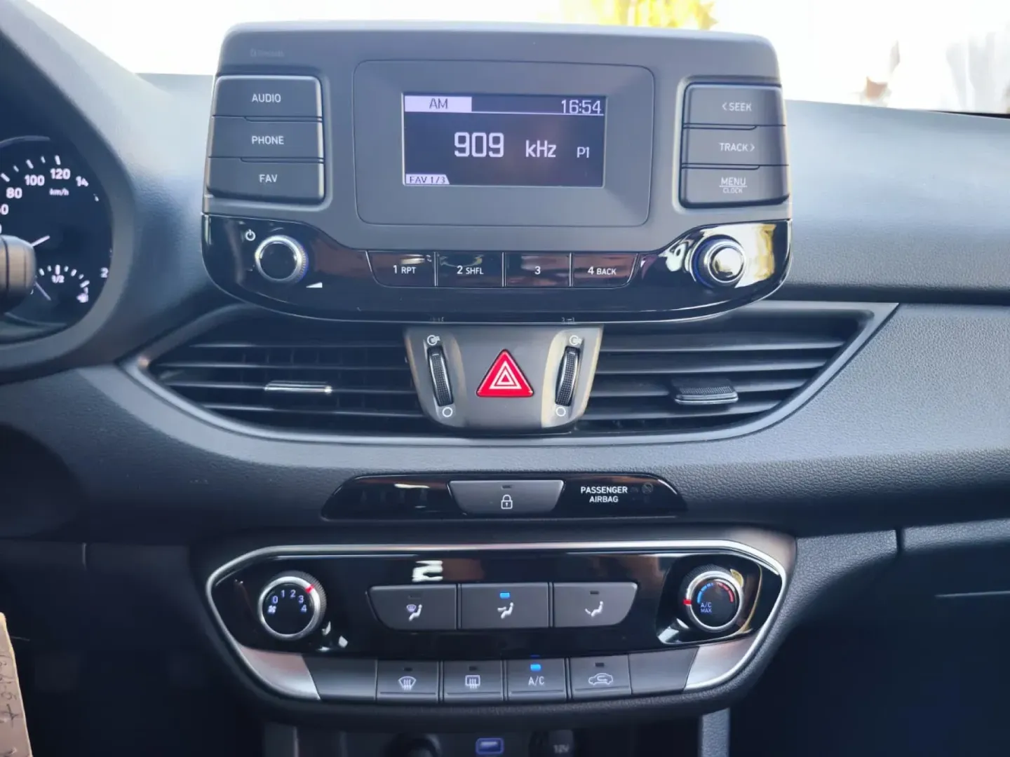 Cumpara/ Vinde online Hyundai i30 2022 SH, la cel mai bun pret pentru tine!