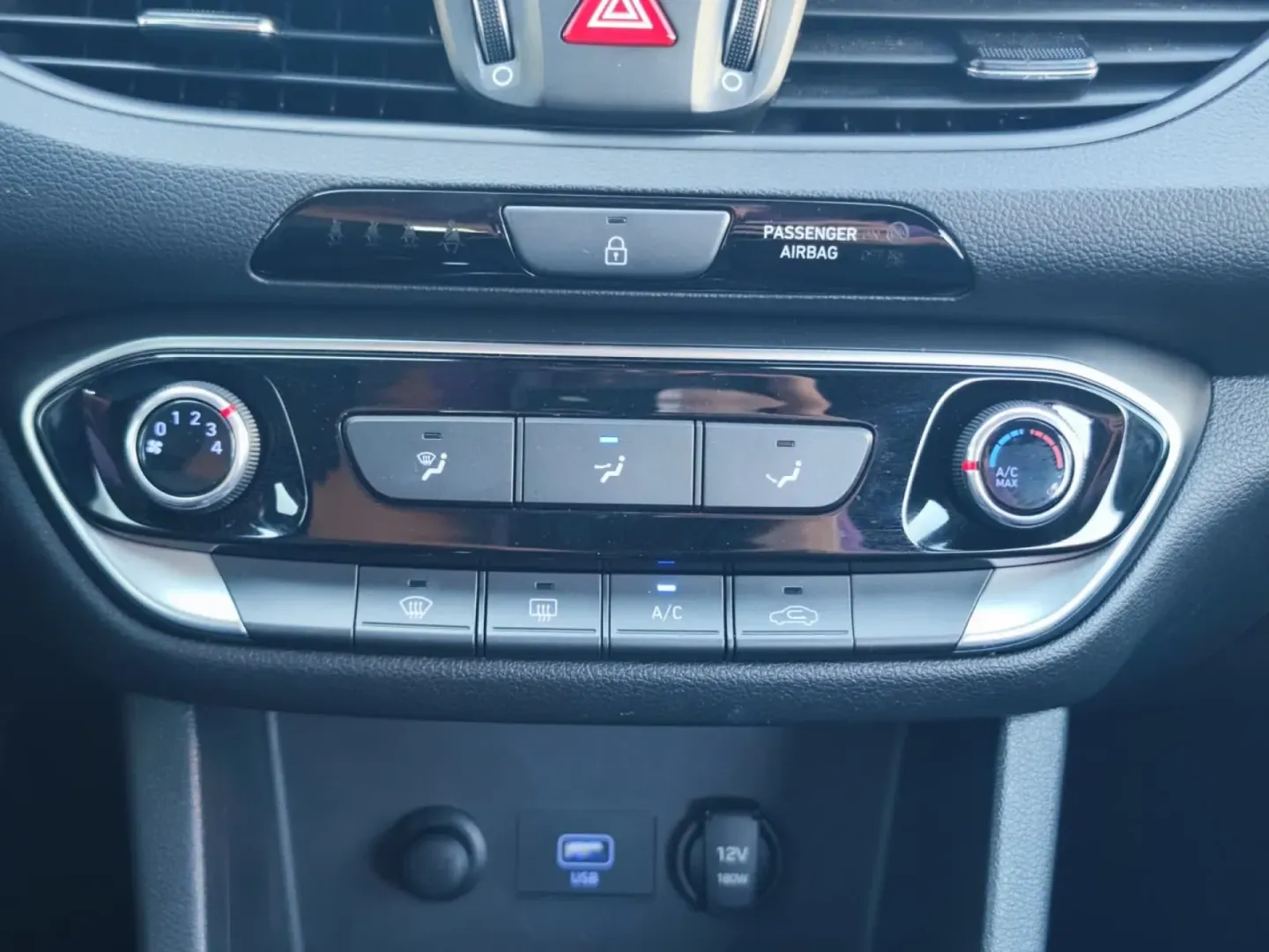 Cumpara/ Vinde online Hyundai i30 2022 SH, la cel mai bun pret pentru tine!
