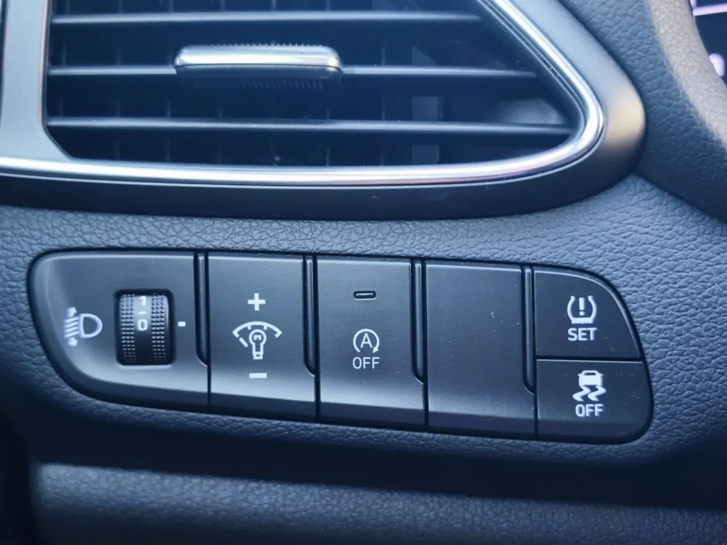 Cumpara/ Vinde online Hyundai i30 2022 SH, la cel mai bun pret pentru tine!