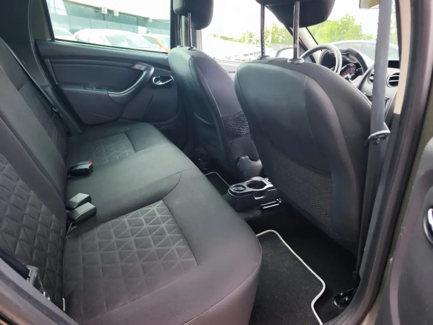 Cumpara/ Vinde online Dacia Duster 2014 SH, la cel mai bun pret pentru tine!