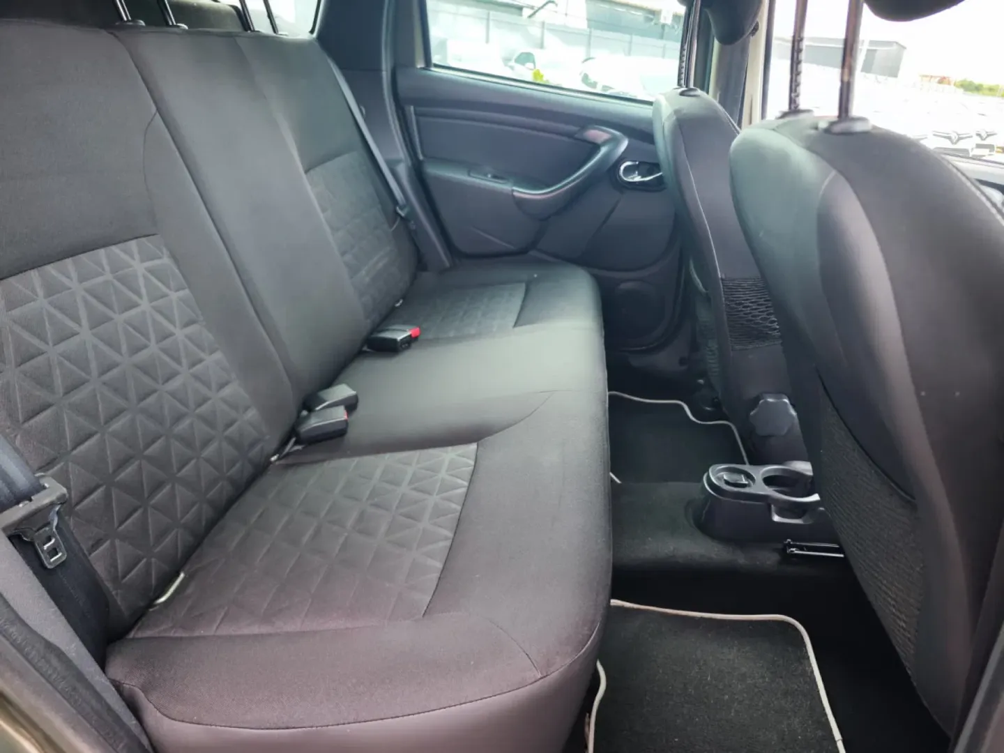 Cumpara/ Vinde online Dacia Duster 2014 SH, la cel mai bun pret pentru tine!