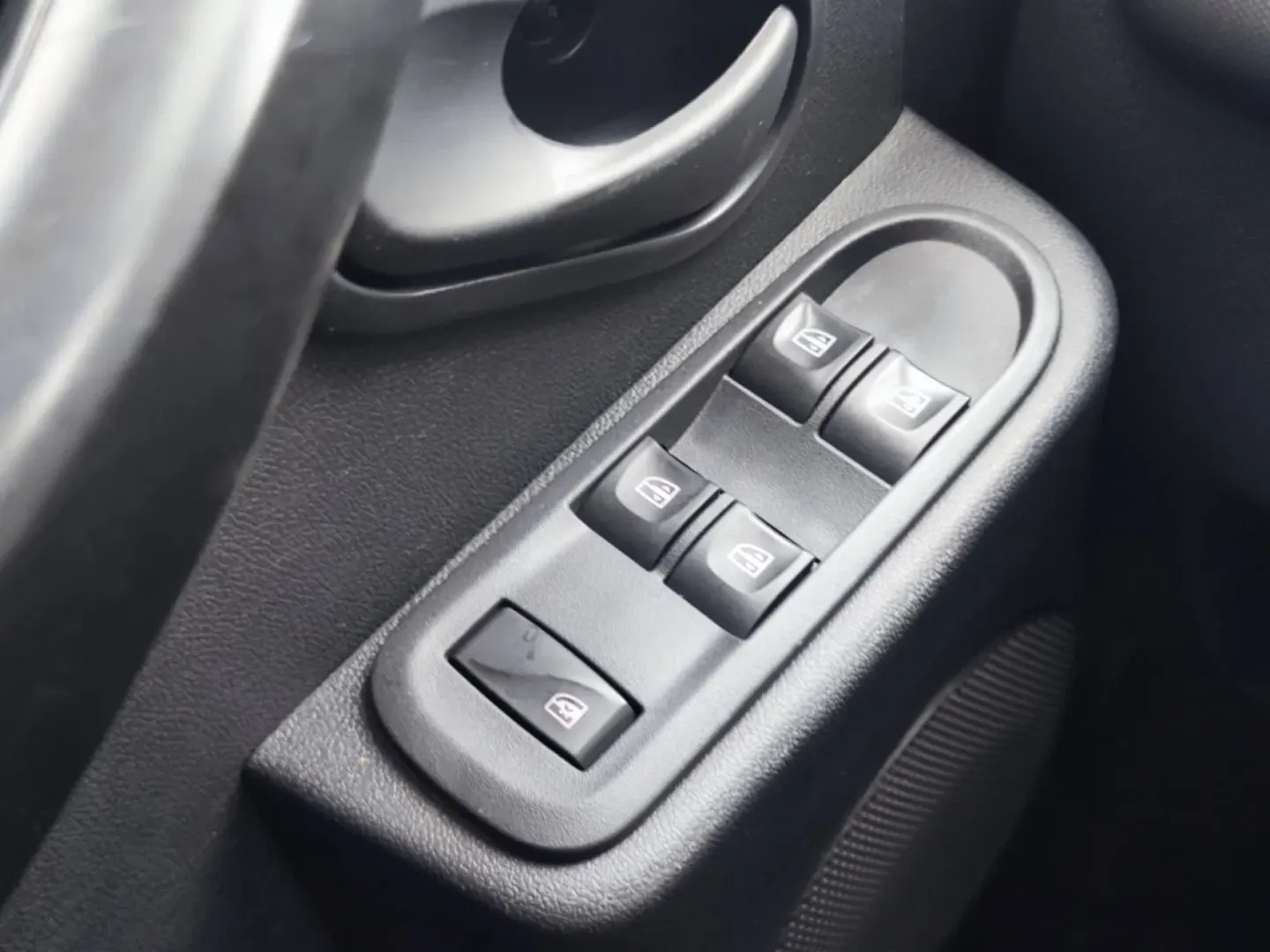 Cumpara/ Vinde online Dacia Duster 2014 SH, la cel mai bun pret pentru tine!