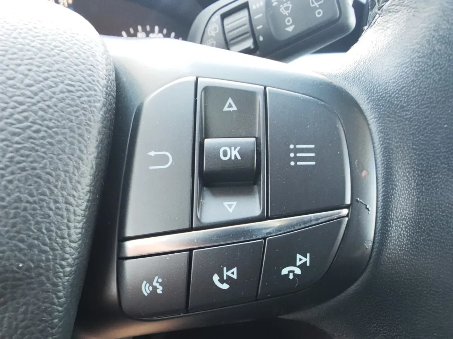Cumpara/ Vinde online Ford Focus 2020 SH, la cel mai bun pret pentru tine!