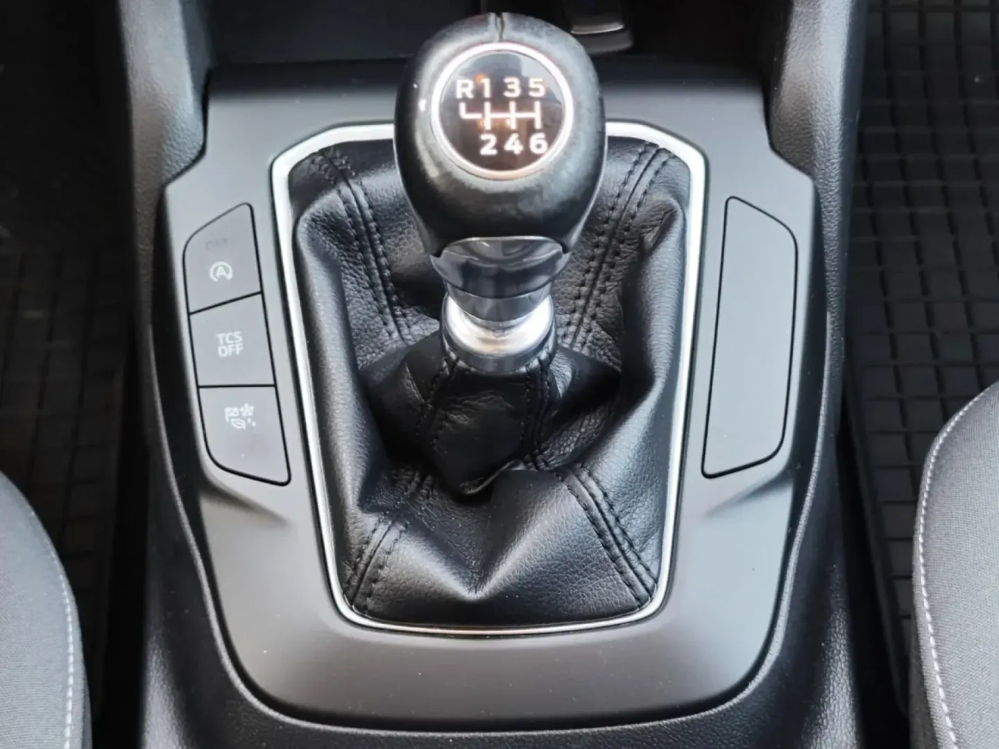 Cumpara/ Vinde online Ford Focus 2020 SH, la cel mai bun pret pentru tine!