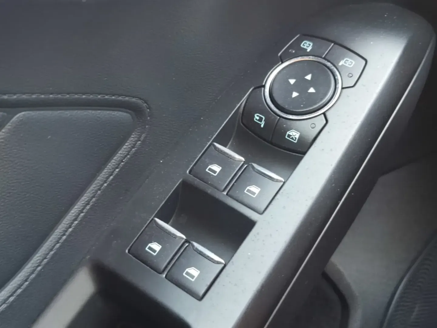 Cumpara/ Vinde online Ford Focus 2020 SH, la cel mai bun pret pentru tine!