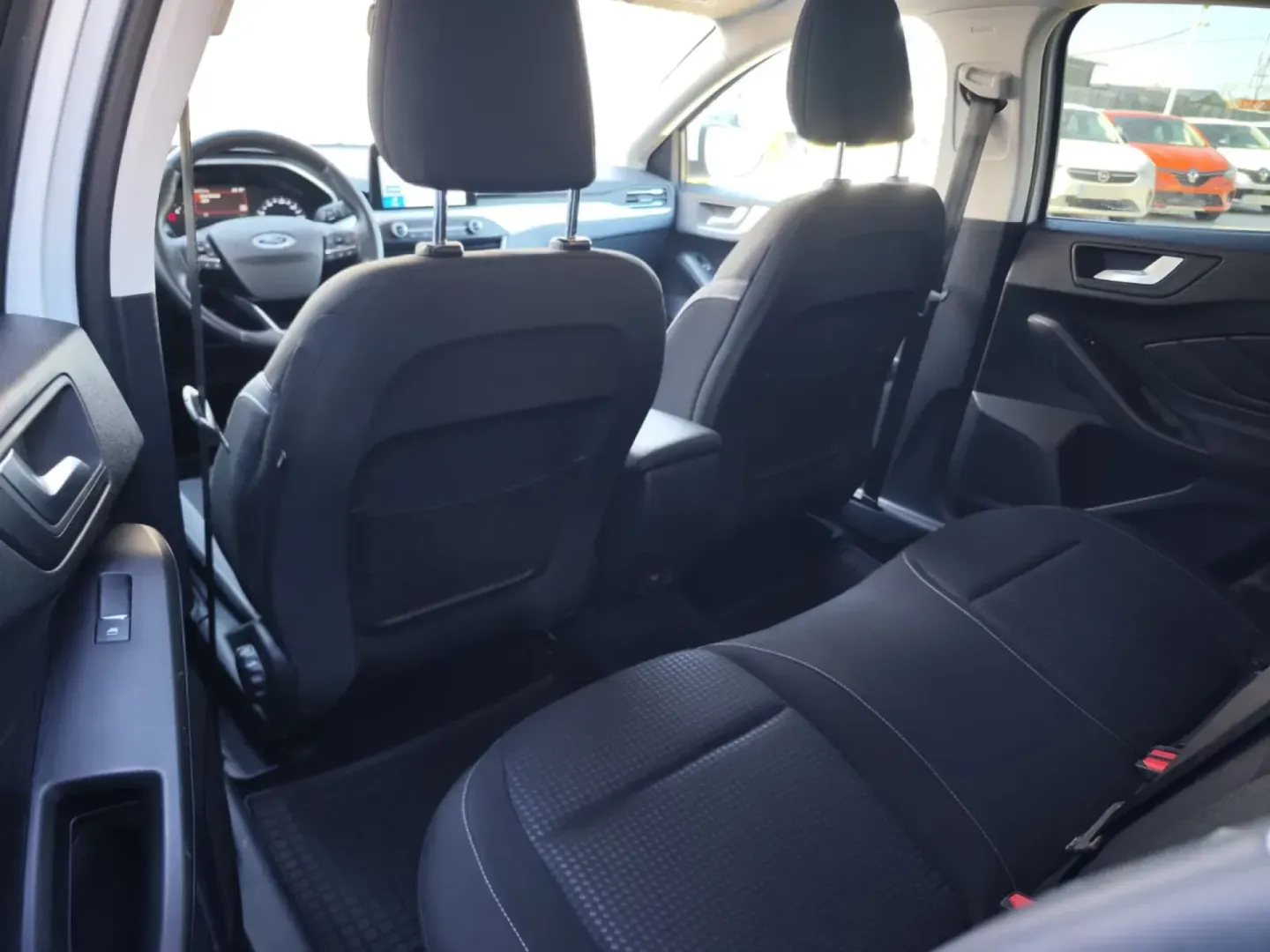 Cumpara/ Vinde online Ford Focus 2020 SH, la cel mai bun pret pentru tine!