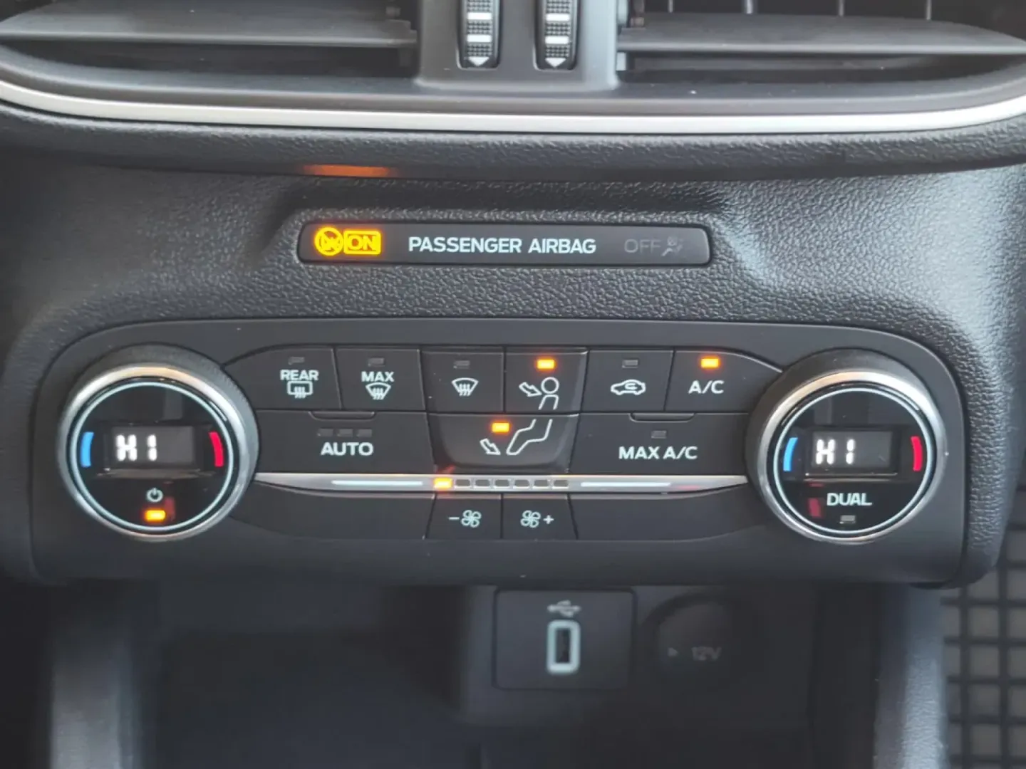 Cumpara/ Vinde online Ford Focus 2020 SH, la cel mai bun pret pentru tine!