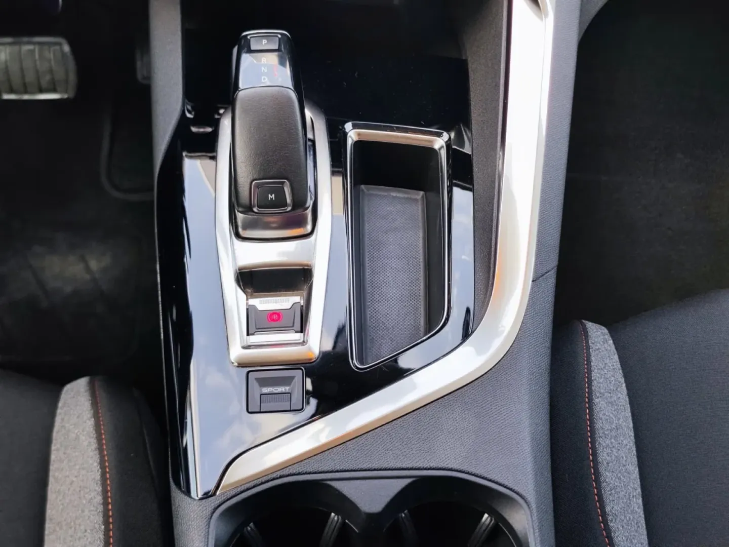 Cumpara/ Vinde online Peugeot 3008 2020 SH, la cel mai bun pret pentru tine!