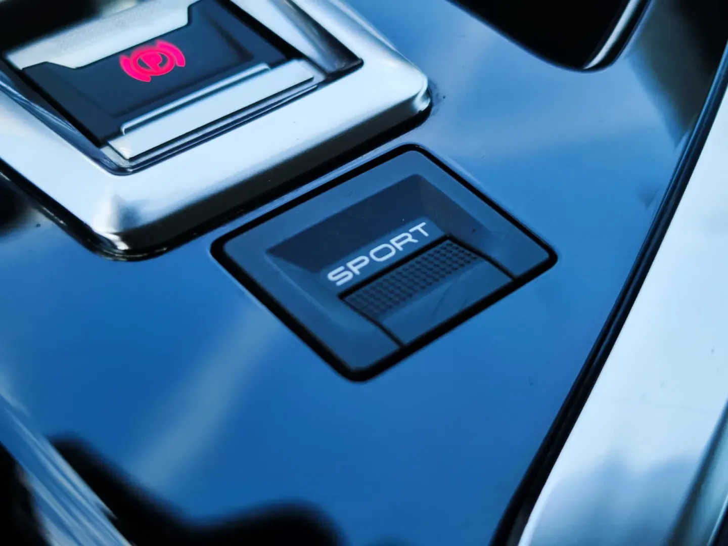 Cumpara/ Vinde online Peugeot 3008 2020 SH, la cel mai bun pret pentru tine!